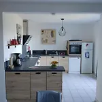 3 Pièces Vue Avec Jardin Appartement *