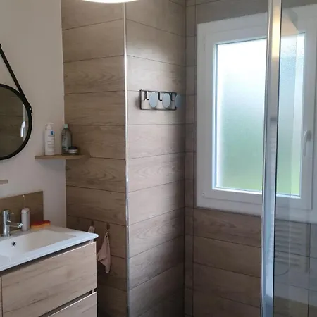 3 Pieces Vue Avec Jardin